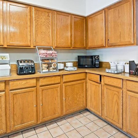 Super 8 By Wyndham Plano/Dallas Area מראה חיצוני תמונה