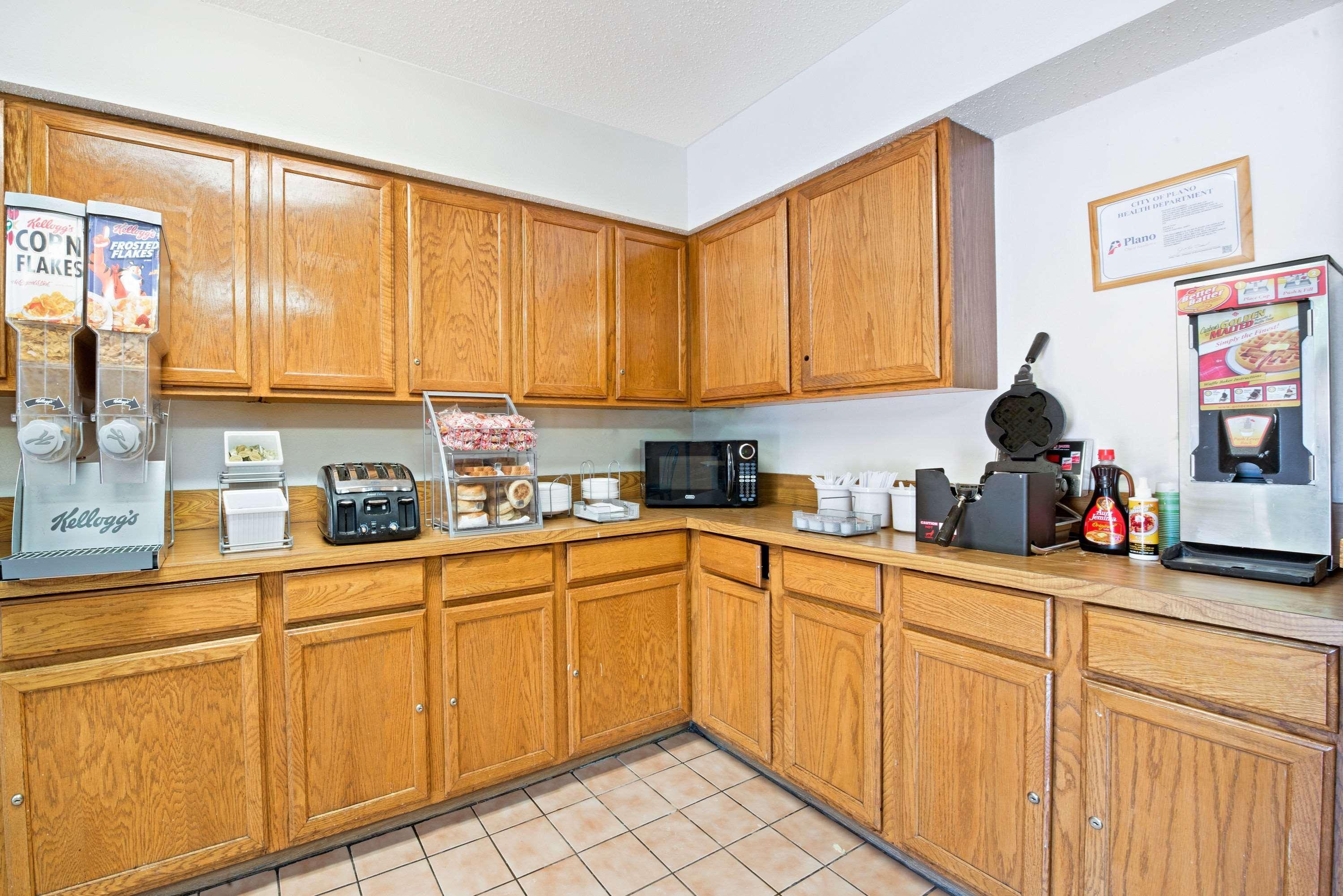 Super 8 By Wyndham Plano/Dallas Area מראה חיצוני תמונה